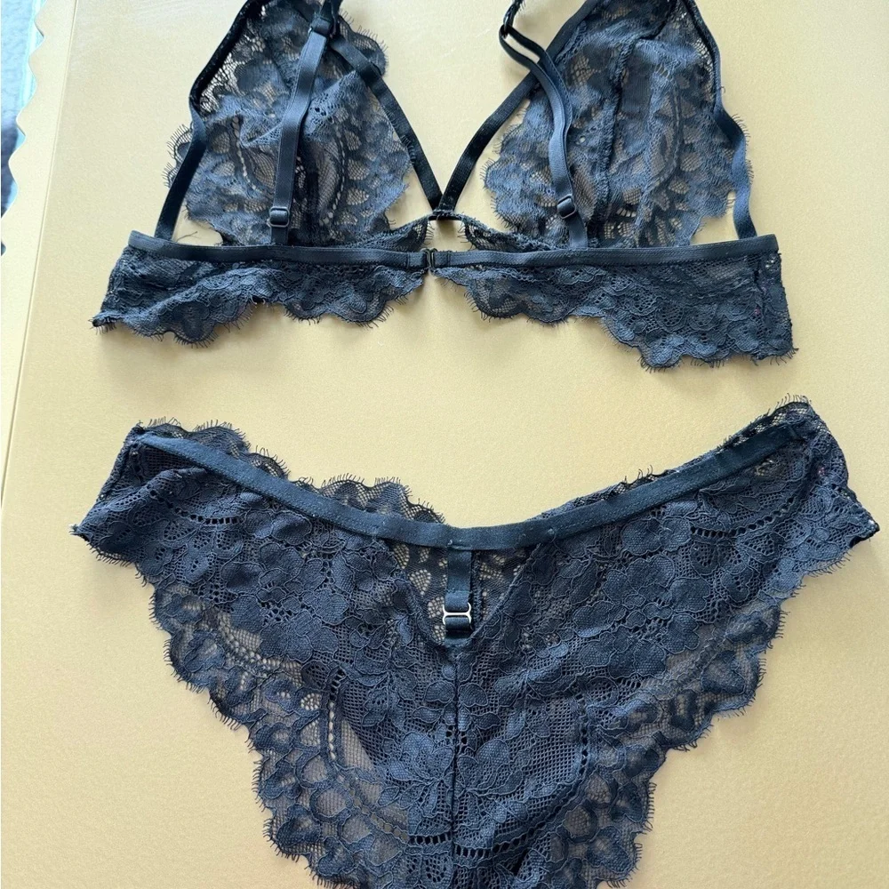 Black Lace Bralette & Panty Set - Women Intimates size S